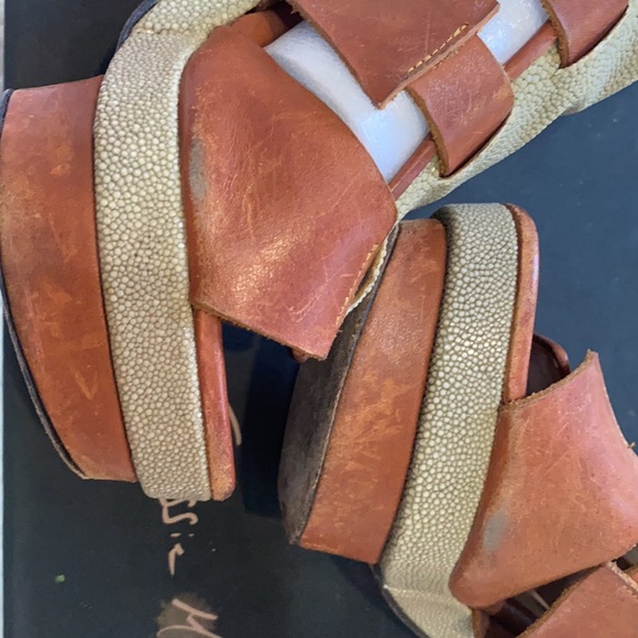 Chrissie Morris Stingray & Leather Platform Sandals w/box - Picture 7 of 8